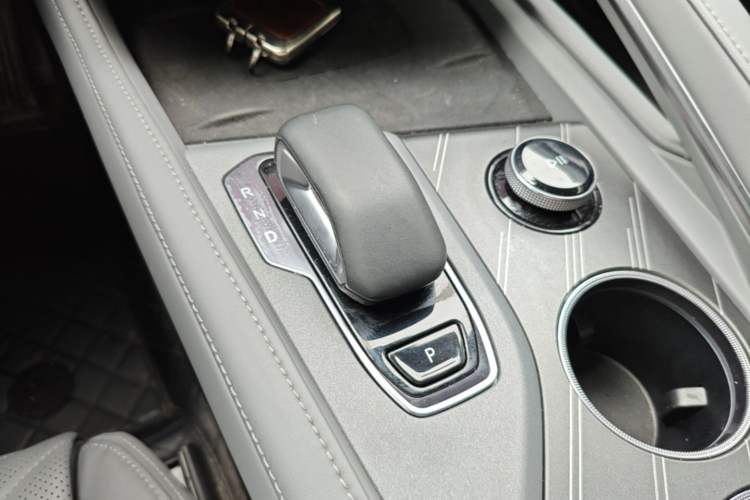 Used Zeekr 001 2025 WE Edition 100 kWh Rear-Wheel Drive Gear Lever