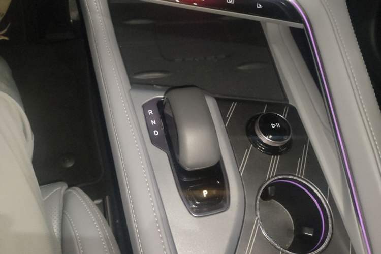 Used Zeekr 001 2025 WE Edition 100 kWh Rear-Wheel Drive Gear Lever