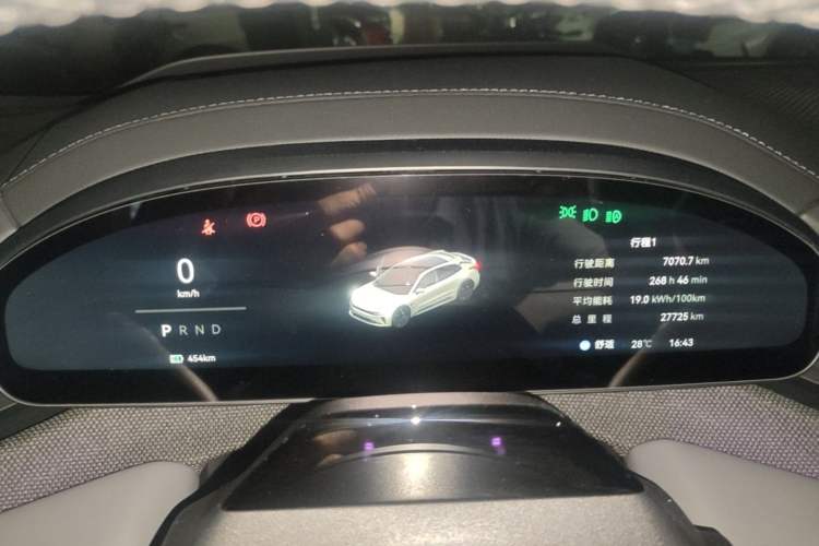 Used Zeekr 001 2025 WE Edition 100 kWh Rear-Wheel Drive Instrument Cluster