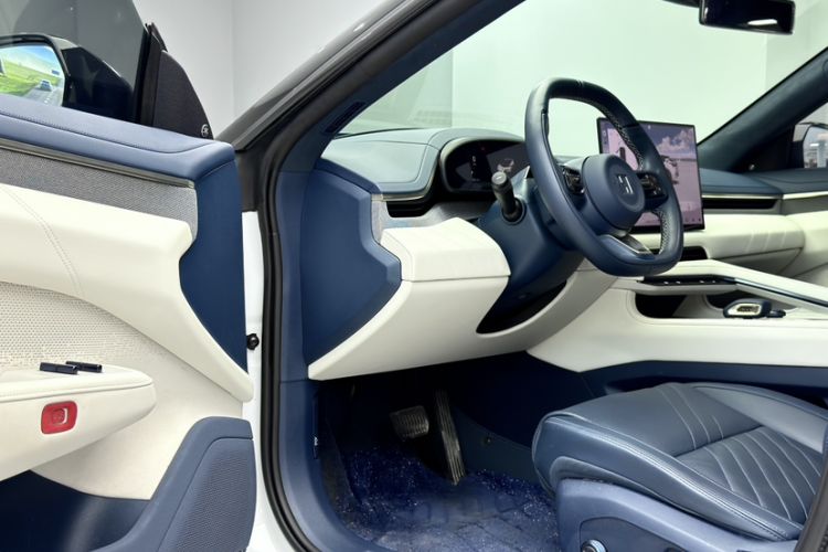 Used Zeekr 001 2025 WE Edition 100 kWh Rear-Wheel Drive Interior 2