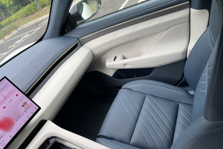 Used Zeekr 001 2025 YOU Edition 100 kWh All-Wheel Drive Interior 3