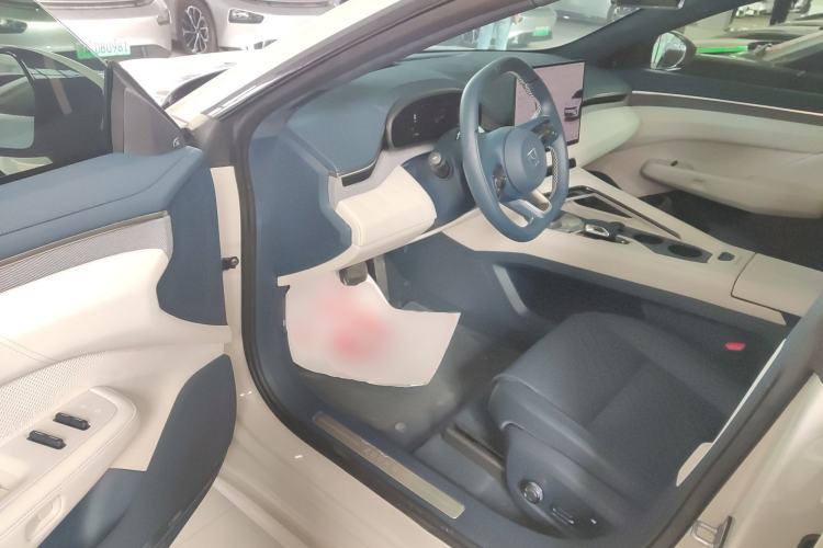 Used Zeekr 001 2025 WE Edition 100 kWh Rear-Wheel Drive Interior 3