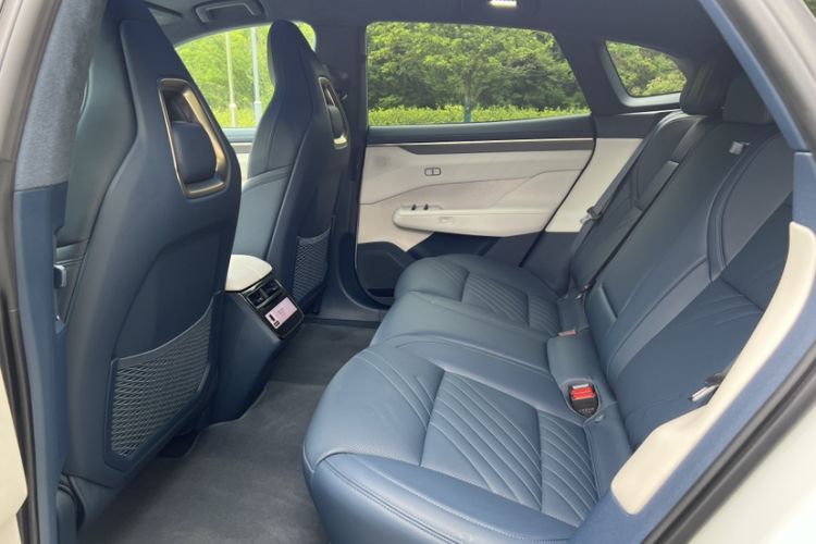 Used Zeekr 001 2025 YOU Edition 100 kWh All-Wheel Drive Interior 7