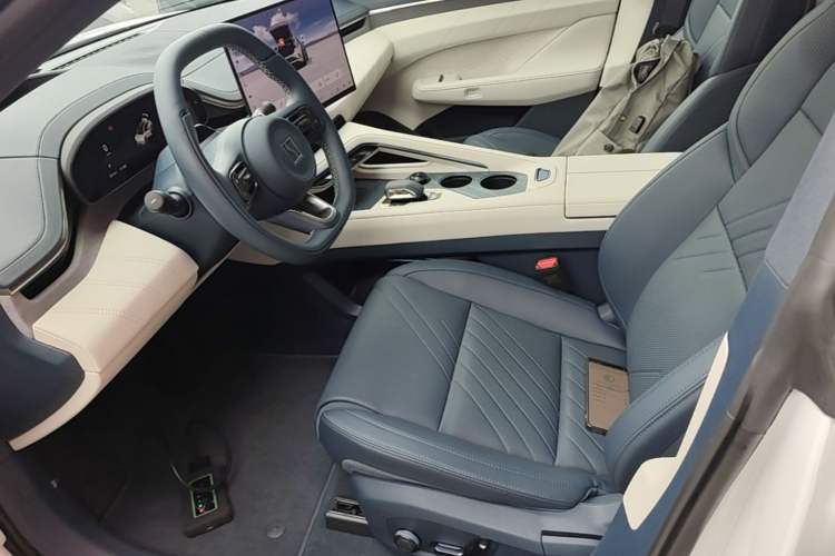 Used Zeekr 001 2025 YOU Edition 100 kWh All-Wheel Drive Left Front Seat
