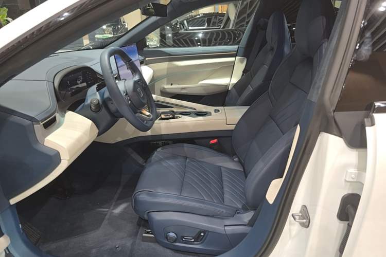 Used Zeekr 001 2025 YOU Edition 100 kWh All-Wheel Drive Left Front Seat