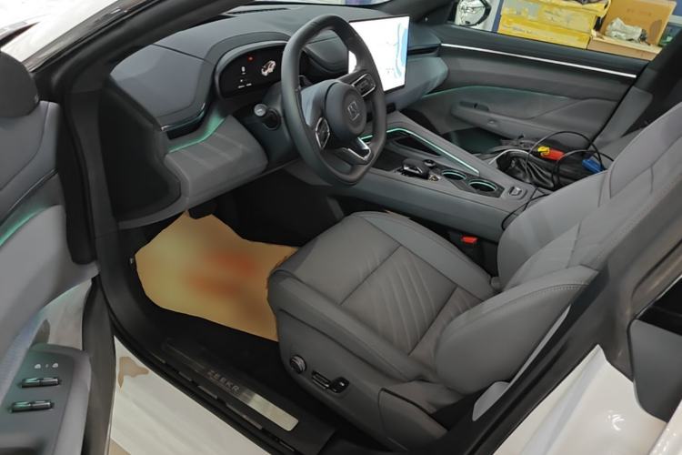 Used Zeekr 001 2025 YOU Edition 100 kWh All-Wheel Drive Left Front Seat