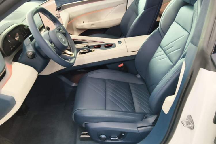 Used Zeekr 001 2025 YOU Edition 100 kWh All-Wheel Drive Left Front Seat