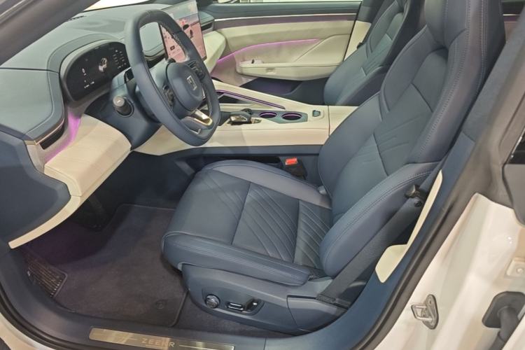 Used Zeekr 001 2025 YOU Edition 100 kWh All-Wheel Drive Left Front Seat