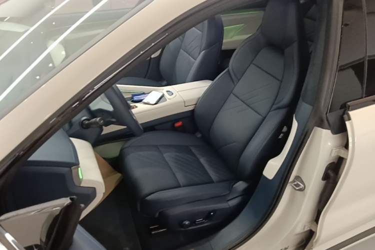 Used Zeekr 001 2025 YOU Edition 100 kWh All-Wheel Drive Left Front Seat