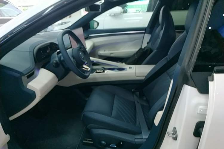 Used Zeekr 001 2025 YOU Edition 100 kWh All-Wheel Drive Left Front Seat