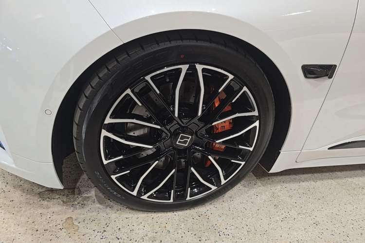Used Zeekr 001 2025 YOU Edition 100 kWh All-Wheel Drive Left Front Wheel Hub