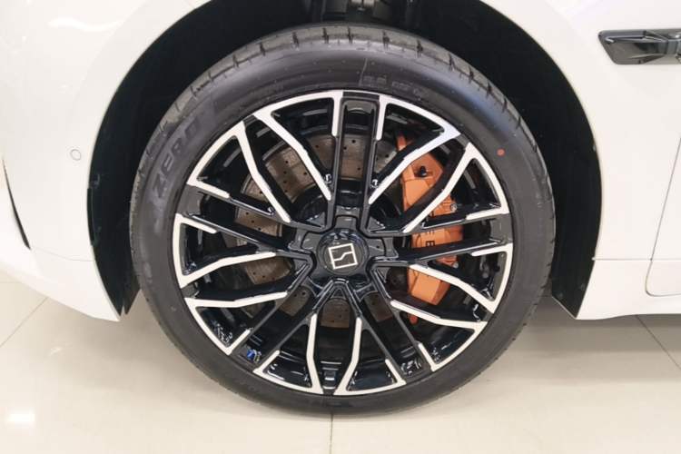Used Zeekr 001 2025 YOU Edition 100 kWh All-Wheel Drive Left Front Wheel Hub