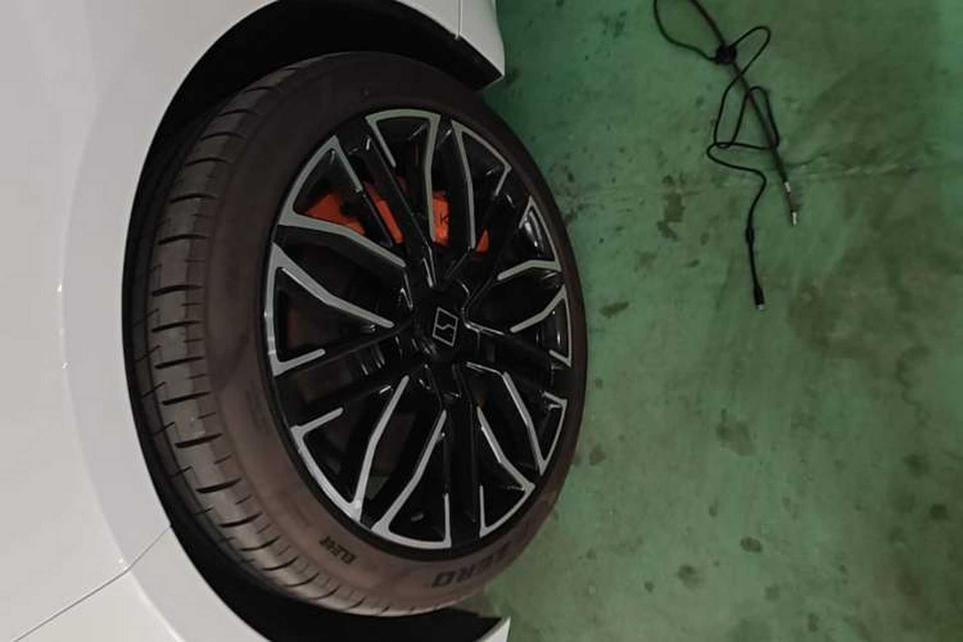 Used Zeekr 001 2025 YOU Edition 100 kWh All-Wheel Drive Left Front Wheel Hub