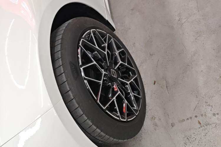 Used Zeekr 001 2025 WE Edition 100 kWh Rear-Wheel Drive Left Front Wheel Hub
