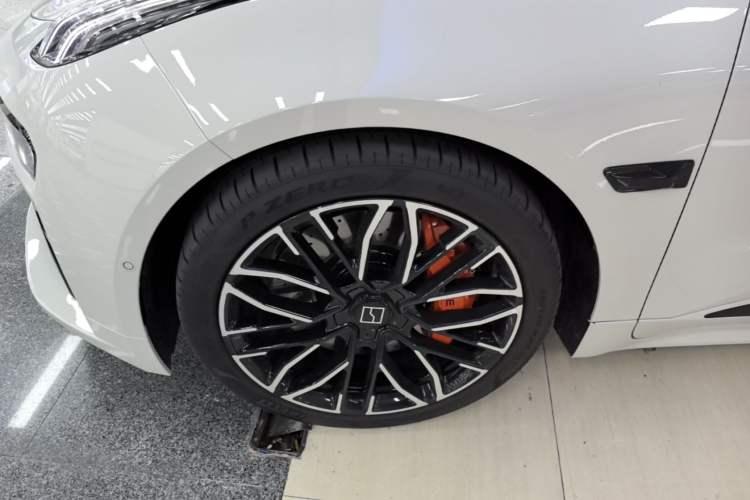 Used Zeekr 001 2025 YOU Edition 100 kWh All-Wheel Drive Left Front Wheel Hub