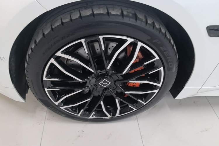 Used Zeekr 001 2025 YOU Edition 100 kWh All-Wheel Drive Left Front Wheel Hub