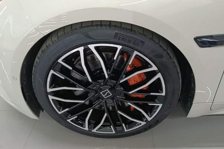 Used Zeekr 001 2025 YOU Edition 100 kWh All-Wheel Drive Left Front Wheel Hub