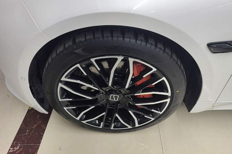 Used Zeekr 001 2025 YOU Edition 100 kWh All-Wheel Drive Left Front Wheel Hub