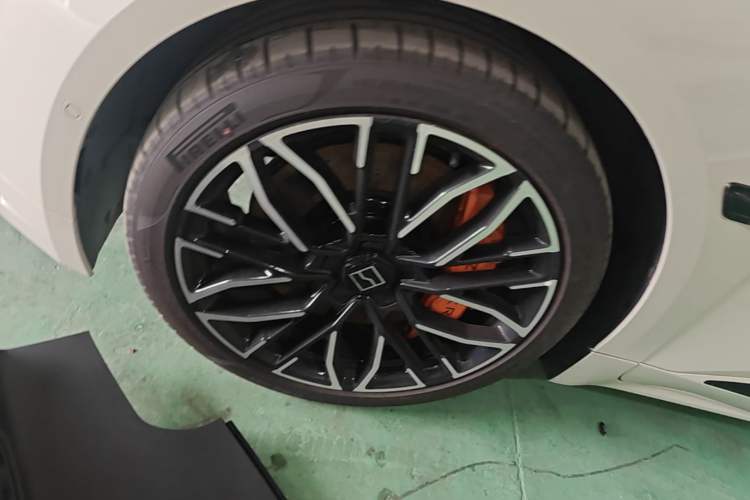 Used Zeekr 001 2025 YOU Edition 100 kWh All-Wheel Drive Left Front Wheel Hub