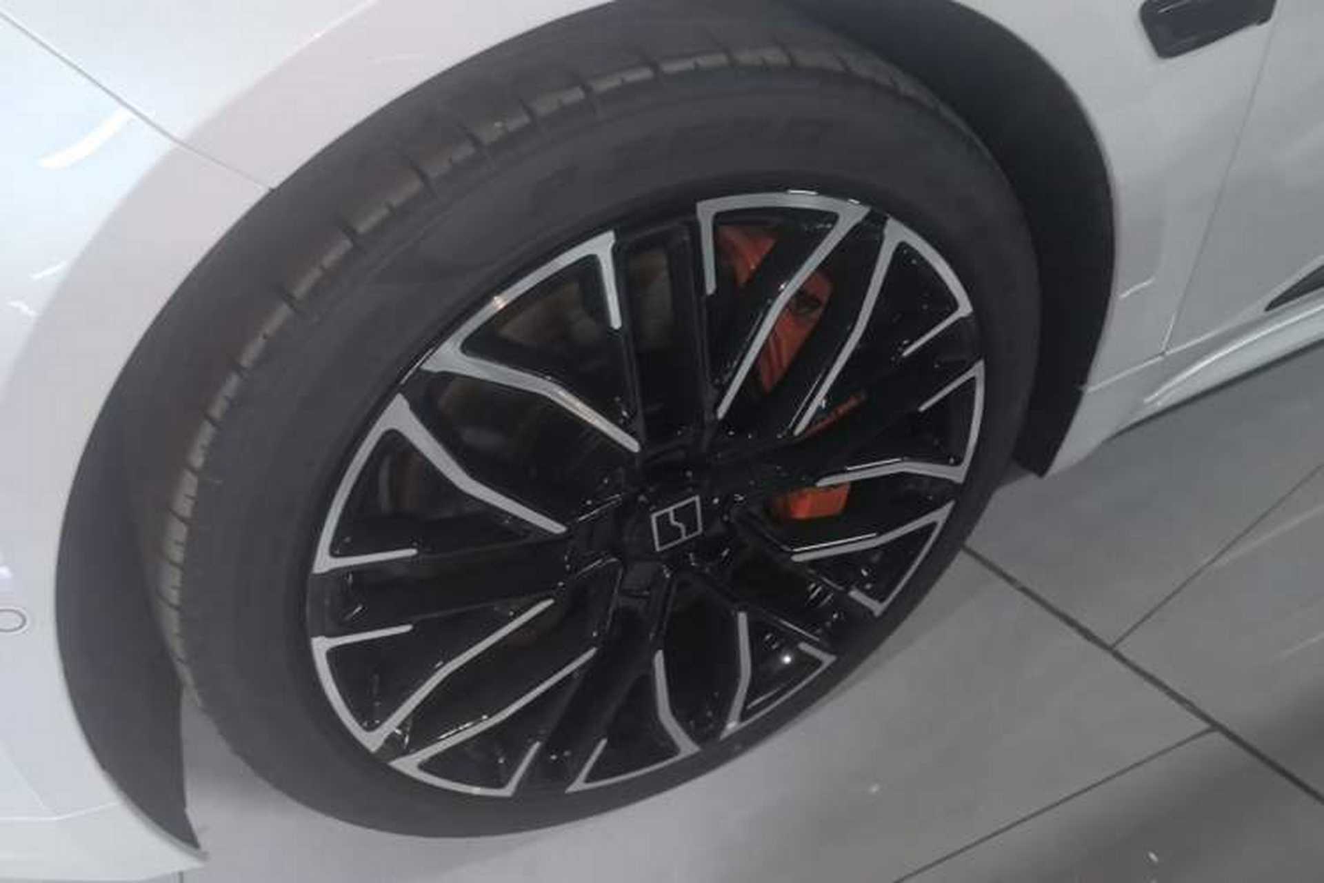 Used Zeekr 001 2025 YOU Edition 100 kWh All-Wheel Drive Left Front Wheel Hub
