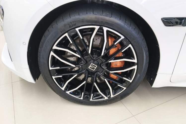 Used Zeekr 001 2025 YOU Edition 100 kWh All-Wheel Drive Left Front Wheel Hub