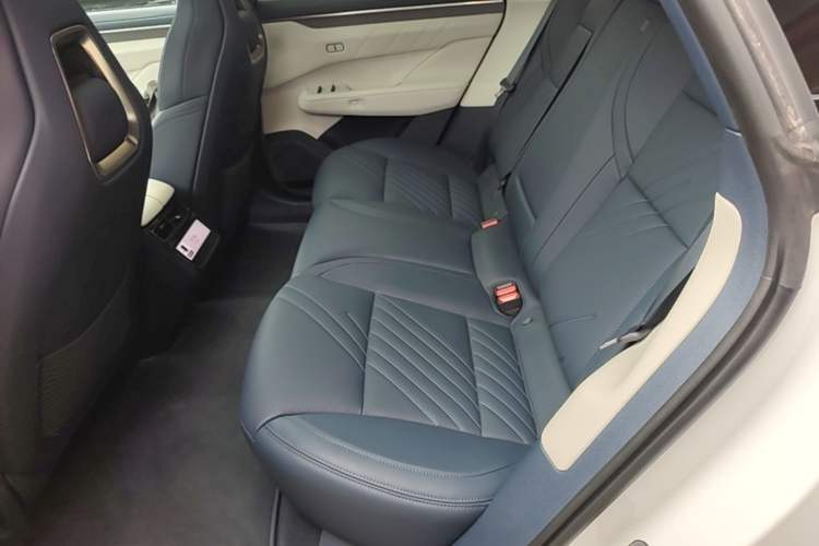 Used Zeekr 001 2025 YOU Edition 100 kWh All-Wheel Drive Left Rear Seat
