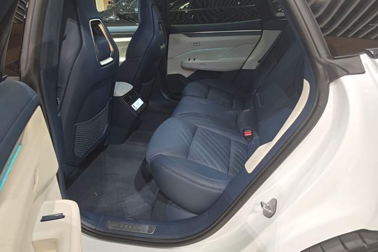 Used Zeekr 001 2025 YOU Edition 100 kWh All-Wheel Drive Left Rear Seat