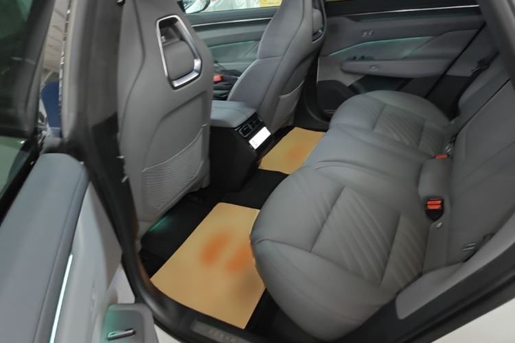 Used Zeekr 001 2025 YOU Edition 100 kWh All-Wheel Drive Left Rear Seat