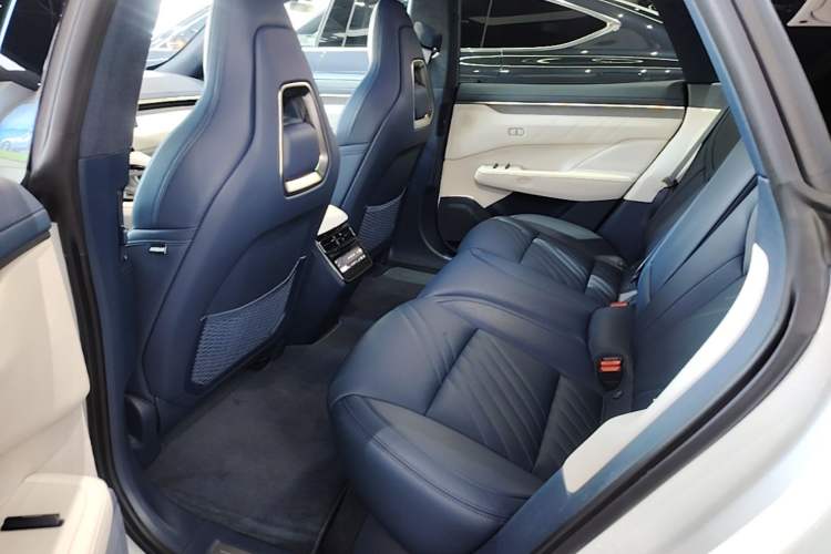 Used Zeekr 001 2025 YOU Edition 100 kWh All-Wheel Drive Left Rear Seat