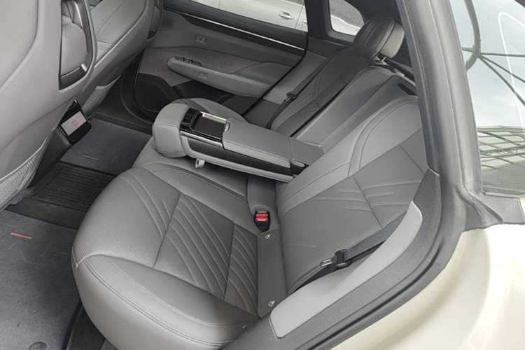 Used Zeekr 001 2025 WE Edition 95 kWh All-Wheel Drive Left Rear Seat