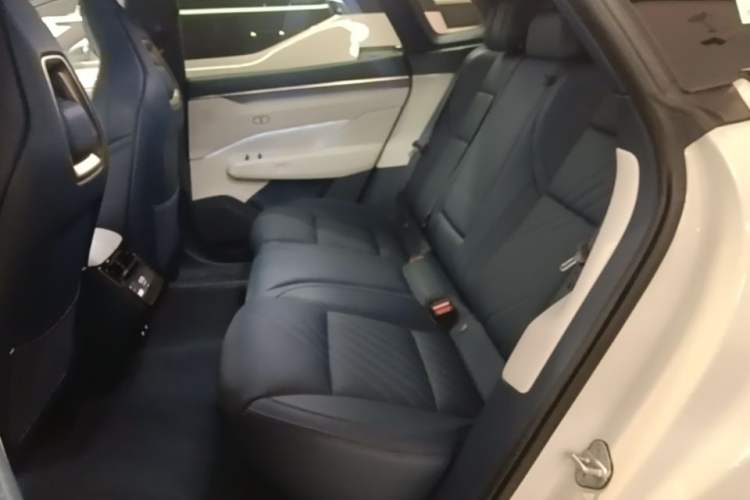 Used Zeekr 001 2025 YOU Edition 100 kWh All-Wheel Drive Left Rear Seat