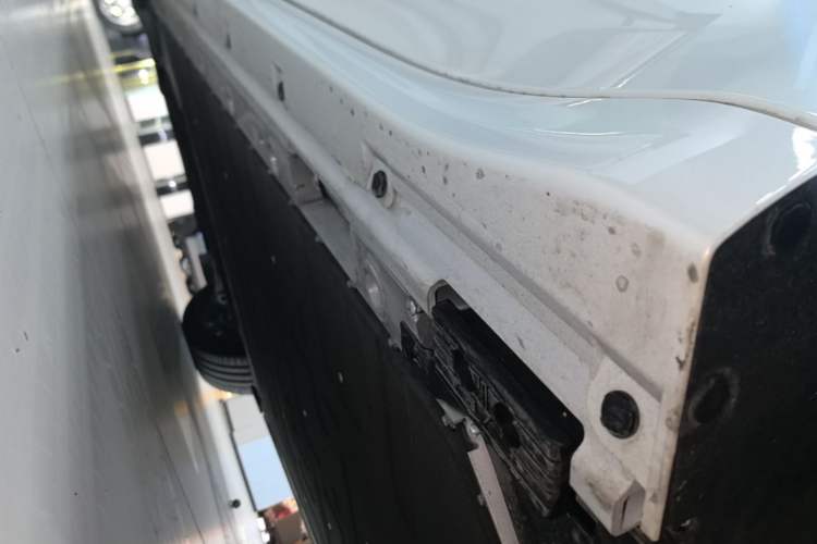 Used Zeekr 001 2025 YOU Edition 100 kWh All-Wheel Drive Left Side Sill