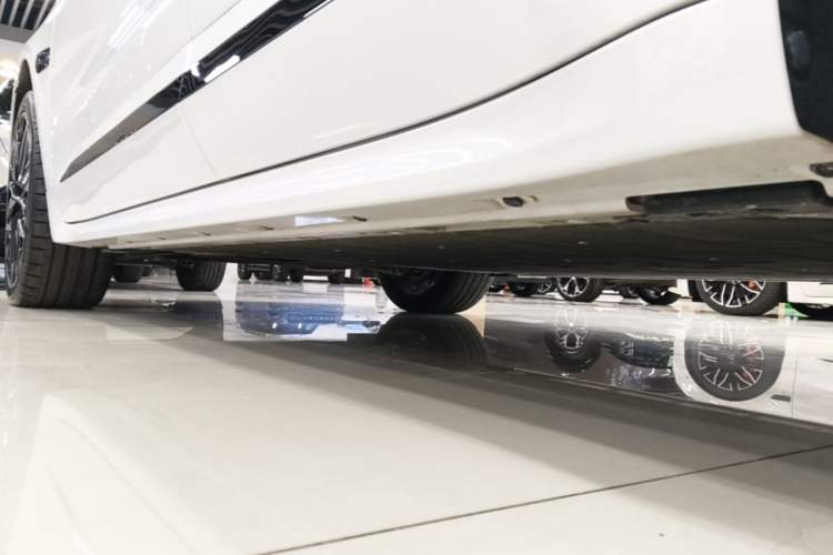 Used Zeekr 001 2025 YOU Edition 100 kWh All-Wheel Drive Left Side Sill