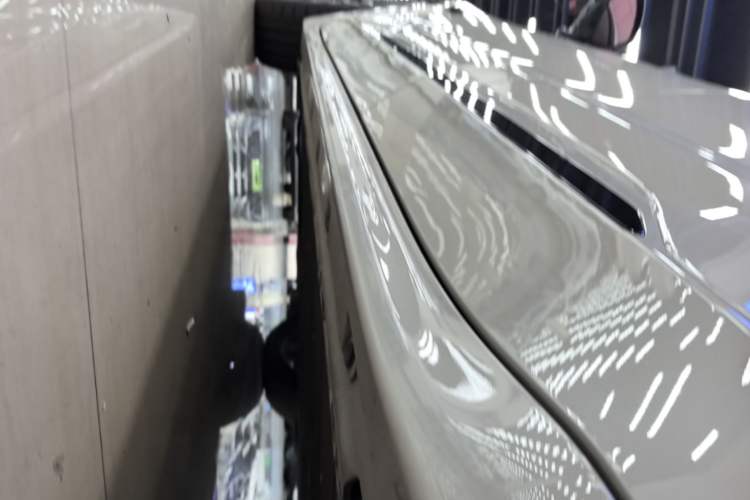 Used Zeekr 001 2025 YOU Edition 100 kWh All-Wheel Drive Left Side Sill