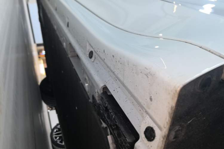 Used Zeekr 001 2025 YOU Edition 100 kWh All-Wheel Drive Left Side Sill