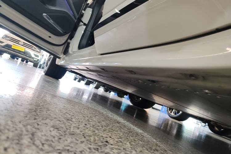 Used Zeekr 001 2025 WE Edition 95 kWh All-Wheel Drive Left Side Sill