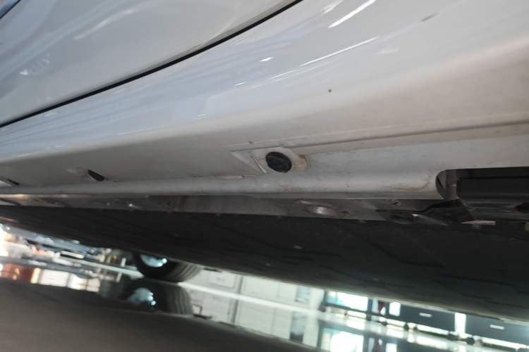 Used Zeekr 001 2025 YOU Edition 100 kWh All-Wheel Drive Left Side Sill