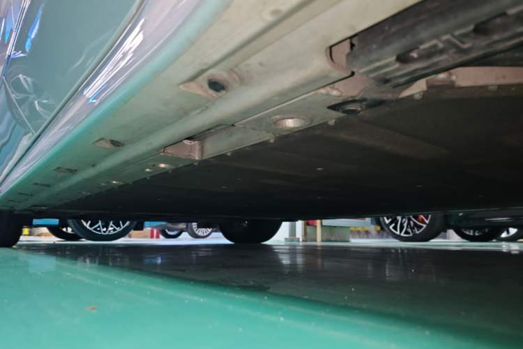 Used Zeekr 001 2025 WE Edition 100 kWh Rear-Wheel Drive Left Side Sill