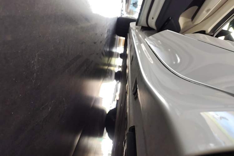 Used Zeekr 001 2025 YOU Edition 100 kWh All-Wheel Drive Left Side Sill