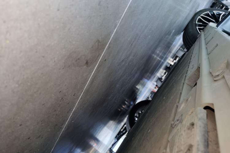 Used Zeekr 001 2025 YOU Edition 100 kWh All-Wheel Drive Left Side Sill