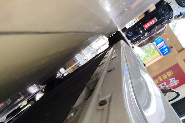 Used Zeekr 001 2025 YOU Edition 100 kWh All-Wheel Drive Left Side Sill
