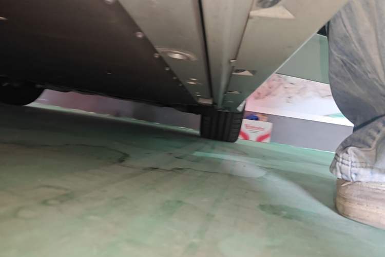 Used Zeekr 001 2025 YOU Edition 100 kWh All-Wheel Drive Left Side Sill