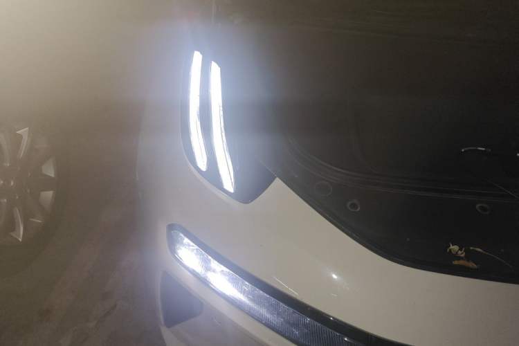Used Zeekr 001 2025 WE Edition 95 kWh All-Wheel Drive Right Front Headlight