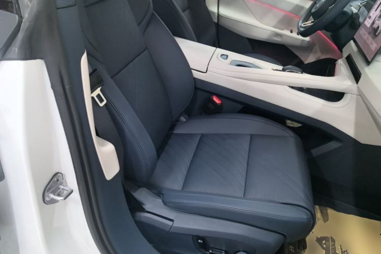 Used Zeekr 001 2025 YOU Edition 100 kWh All-Wheel Drive Right Front Seat