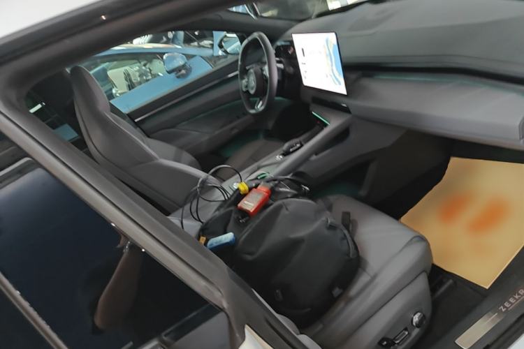 Used Zeekr 001 2025 YOU Edition 100 kWh All-Wheel Drive Right Front Seat