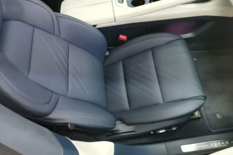 Used Zeekr 001 2025 YOU Edition 100 kWh All-Wheel Drive Right Front Seat