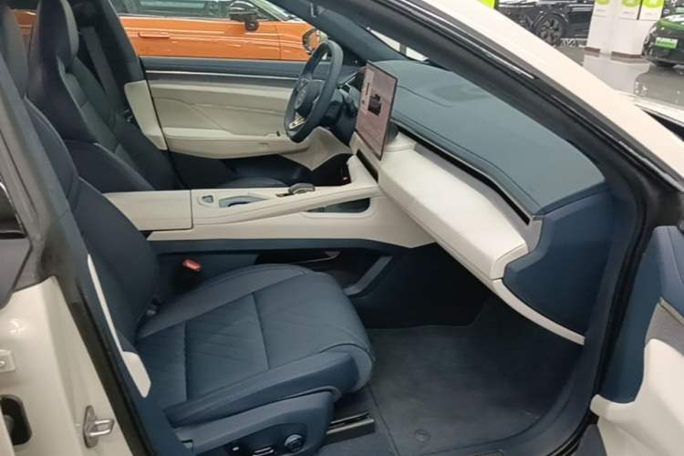 Used Zeekr 001 2025 YOU Edition 100 kWh All-Wheel Drive Right Front Seat