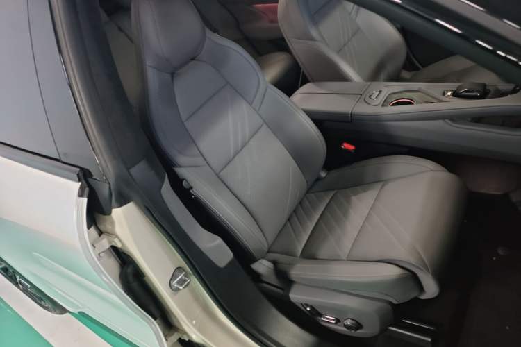 Used Zeekr 001 2025 WE Edition 100 kWh Rear-Wheel Drive Right Front Seat