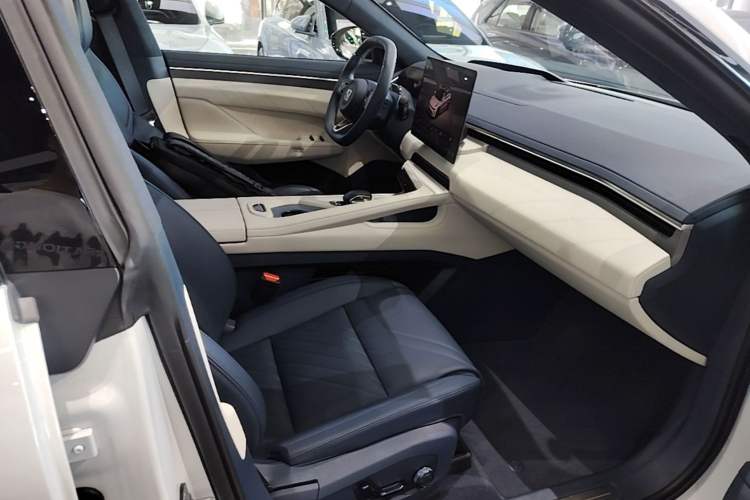 Used Zeekr 001 2025 YOU Edition 100 kWh All-Wheel Drive Right Front Seat