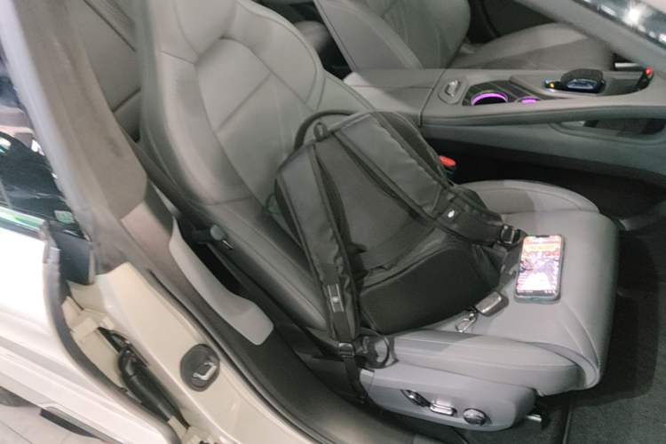 Used Zeekr 001 2025 WE Edition 95 kWh All-Wheel Drive Right Front Seat